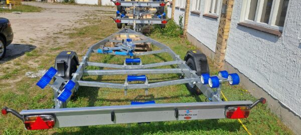 Böckmann Trailer für Boote, 1800kg, gebremst, 100km/h