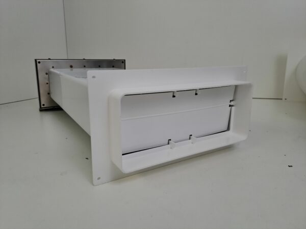 Flachkanal Set 220x90 mit Edelstahl Wetterschutzgitter S6-K-WSGEHi, runter zur Haube mit Aluflex
